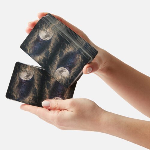 Hand and Deck Tarot